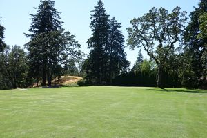 Royal Colwood 18th Approach